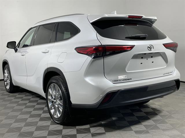 Used 2023 Toyota Highlander Limited image 5