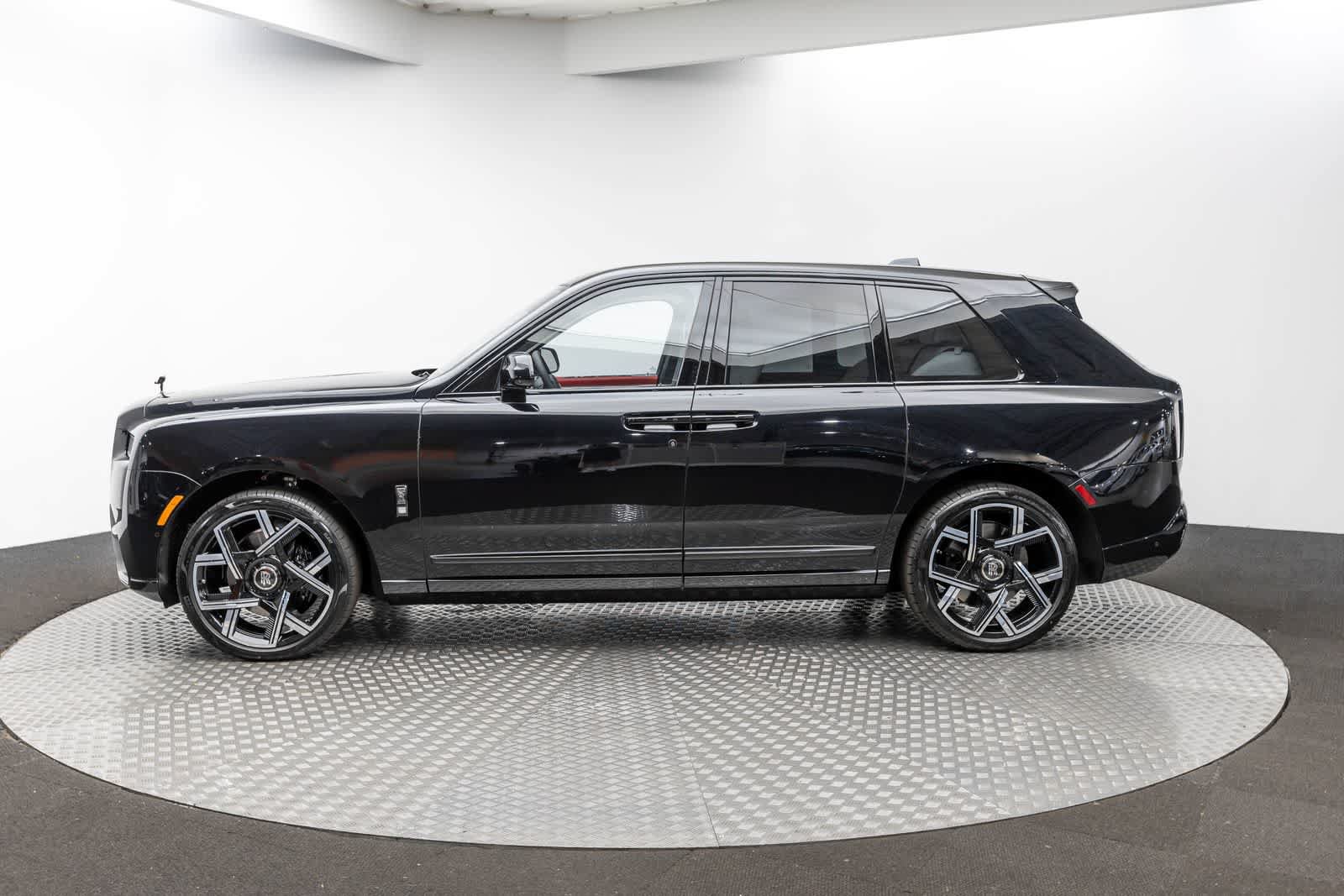 New 2027 Rolls-Royce Cullinan Black Badge AWD/4WD image 3