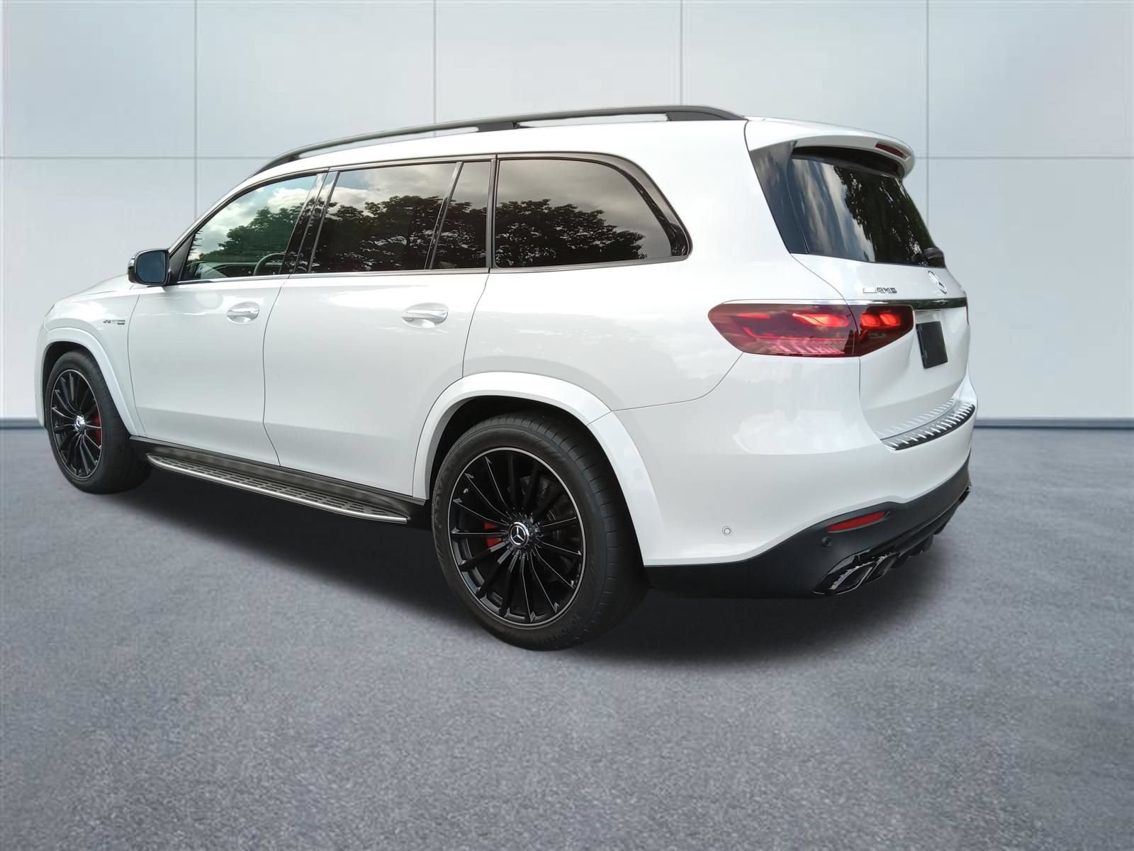Used 2025 Mercedes-Benz GLS 63 AMG 4MATIC image 3