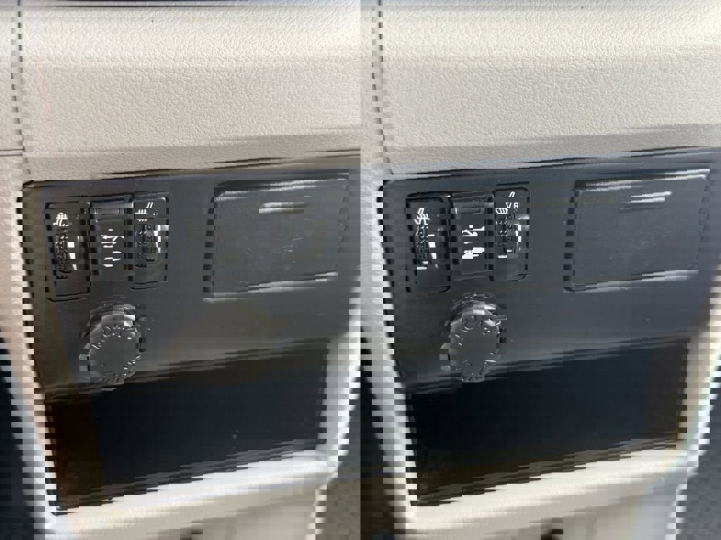 Used 2019 Toyota Sienna XLE image 30