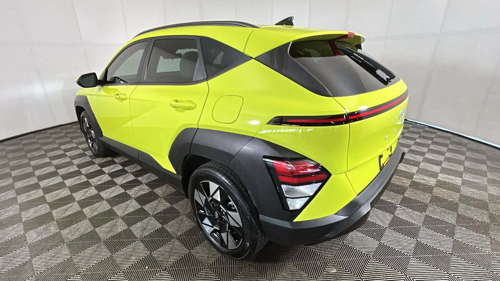 Used 2024 Hyundai Kona SEL FWD image 5