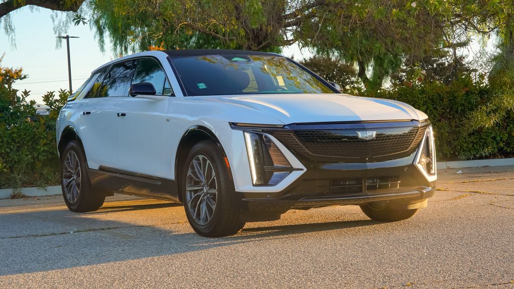 New 2026 Cadillac Lyriq Sport RWD image 5
