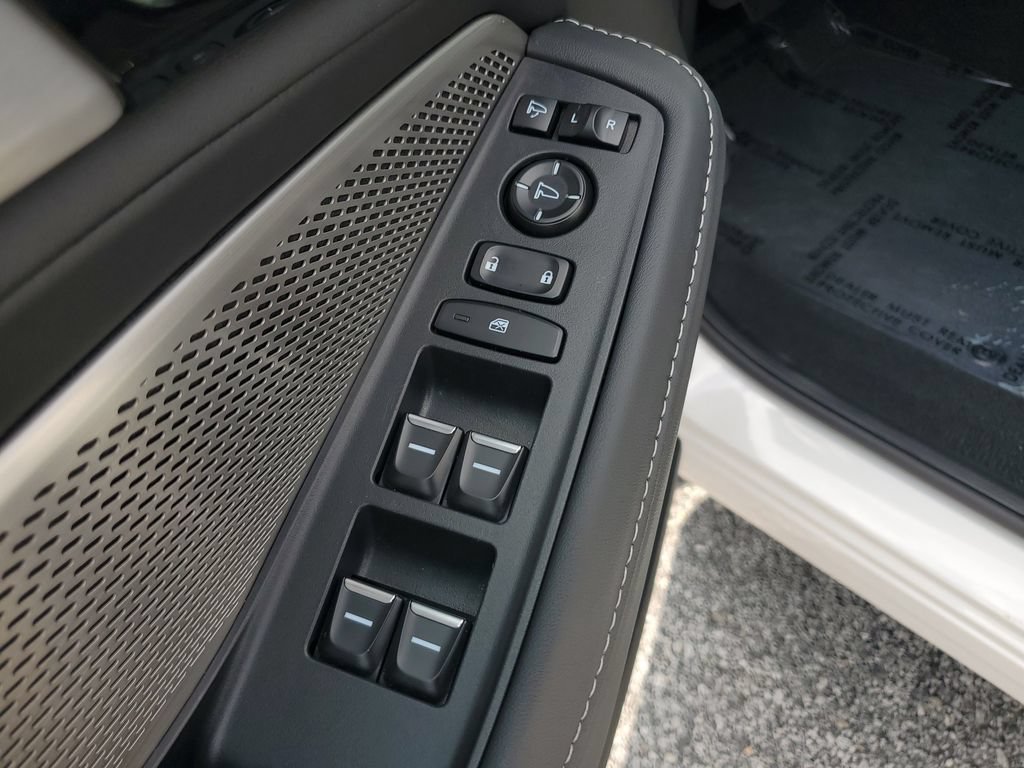 Certified 2024 Acura MDX w/ Technology Package FWD image 20