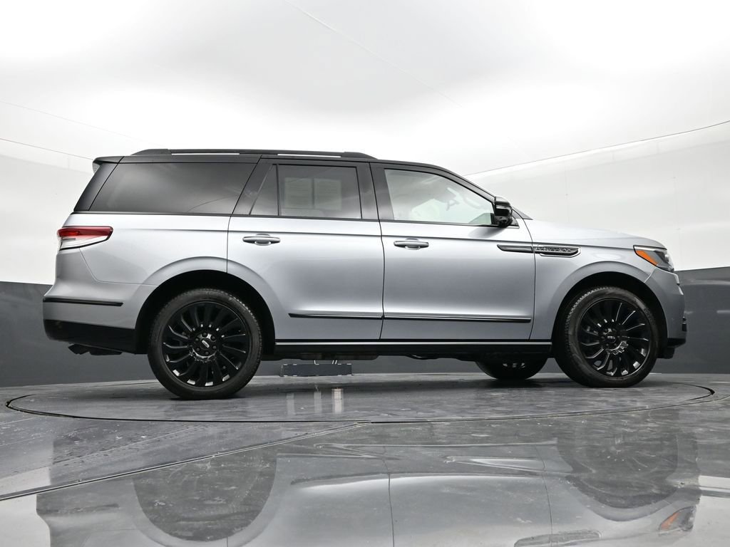 Used 2023 Lincoln Navigator Black Label image 25