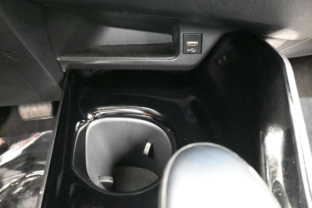 Used 2021 Toyota C-HR XLE FWD image 26