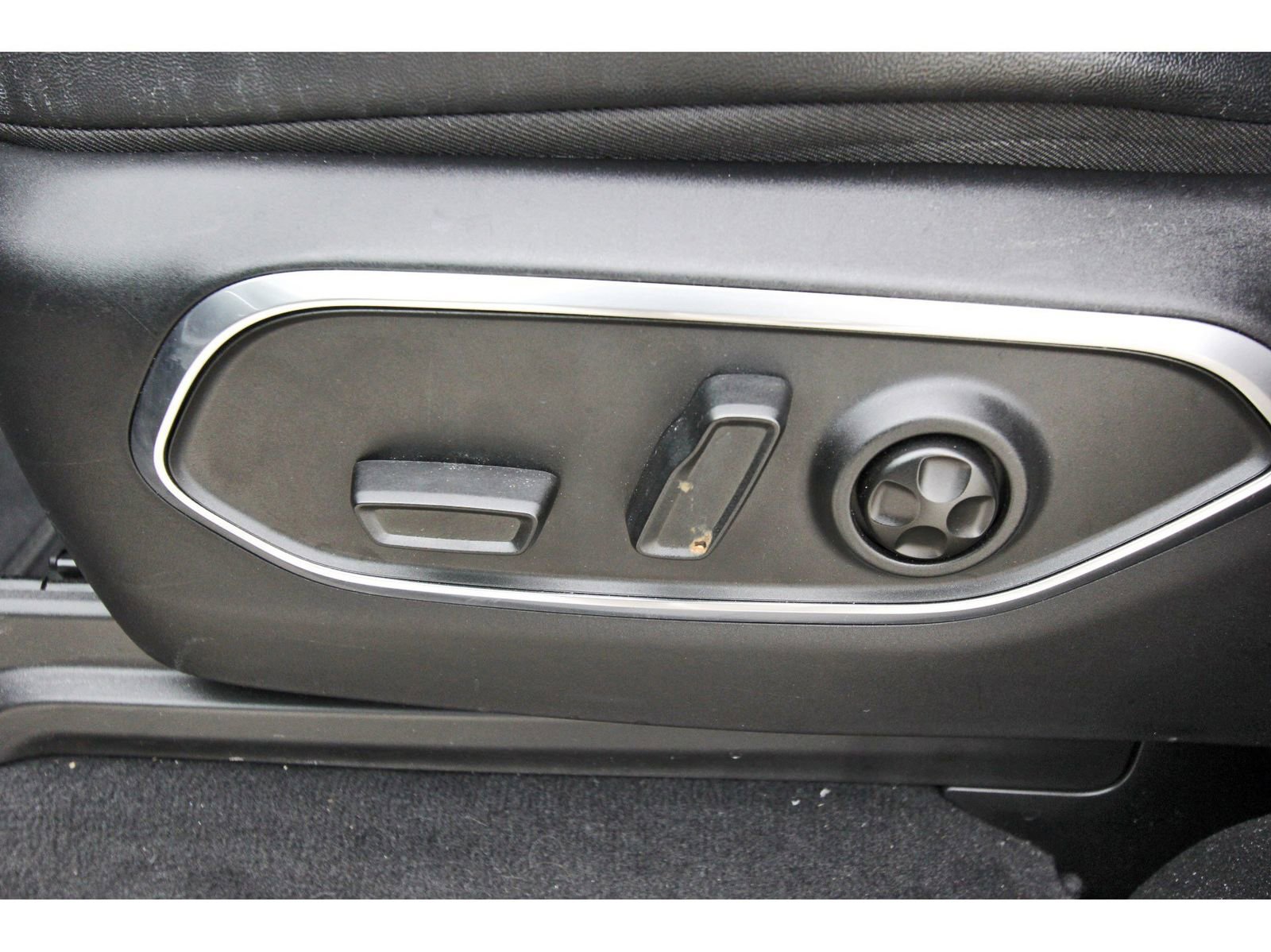 Used 2023 Jeep Wagoneer 2WD image 29