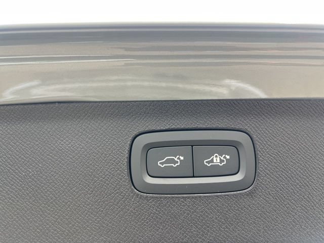New 2026 Volvo XC90 T8 Plus w/ Protection Package Premier AWD/4WD image 30