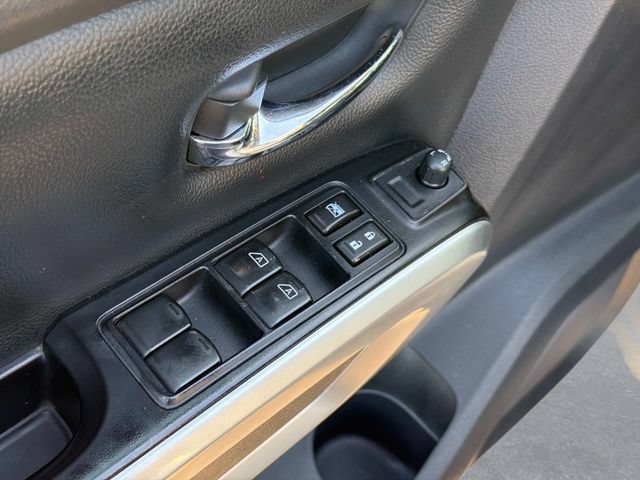 Used 2017 Nissan Titan SV RWD image 18