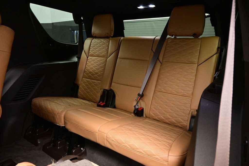 Used 2022 Cadillac Escalade Premium Luxury AWD/4WD image 34
