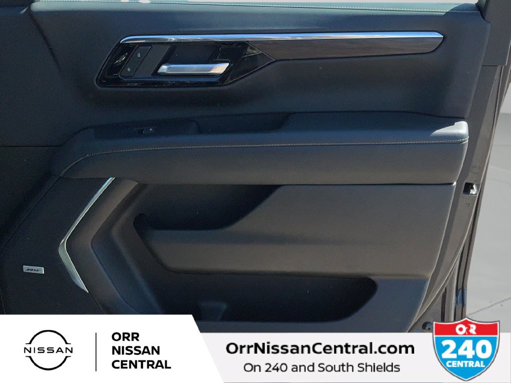 Used 2025 Chevrolet Tahoe Premier AWD/4WD image 10