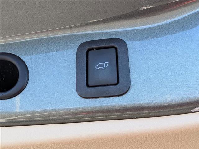 Used 2015 Toyota Highlander XLE AWD/4WD image 7