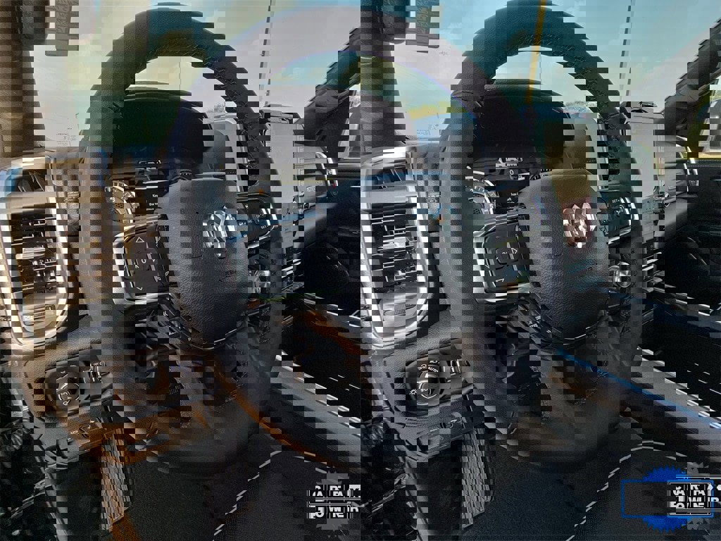 Used 2025 RAM 1500 Laramie image 14