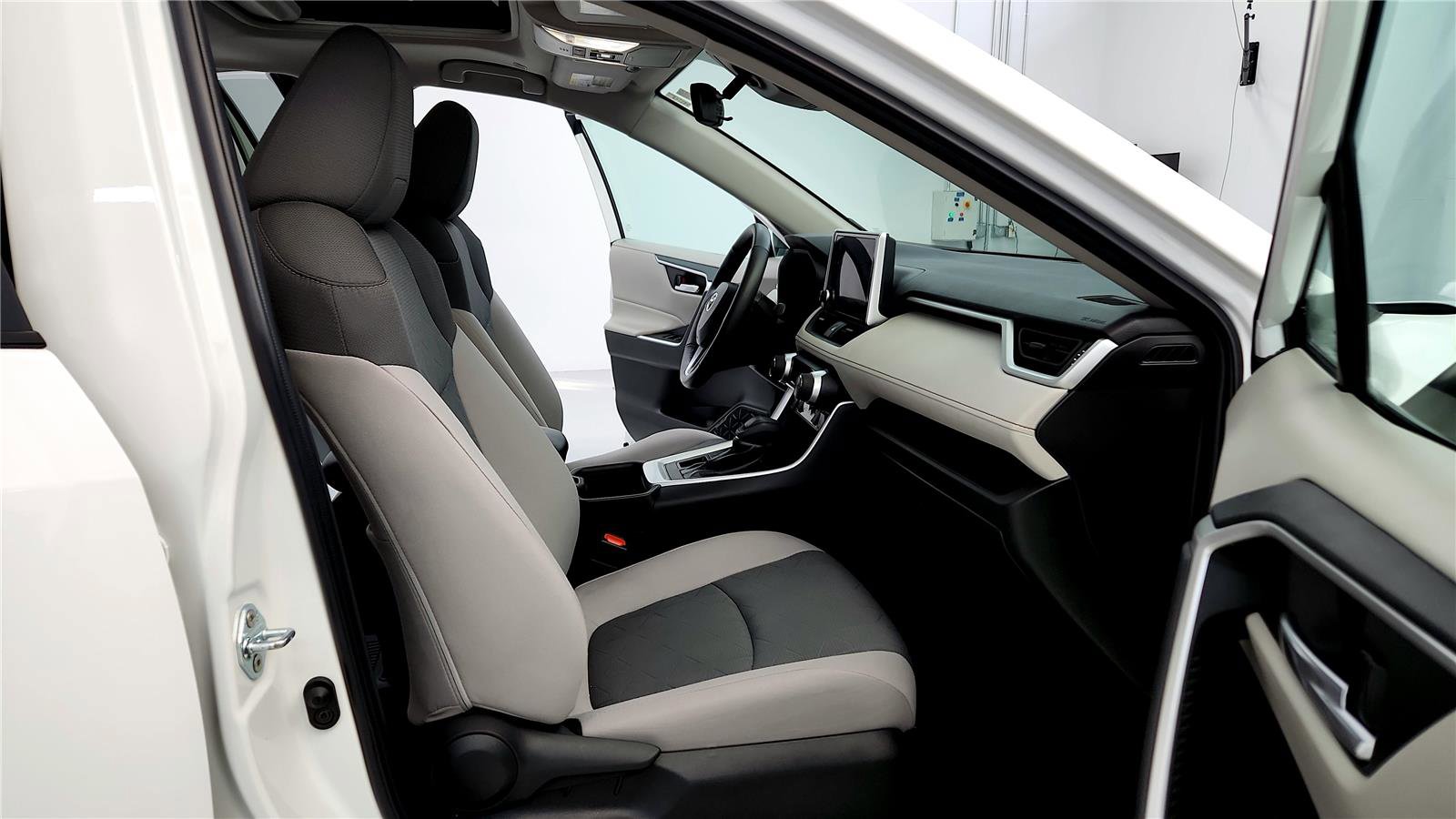 Certified 2023 Toyota RAV4 XLE image 29