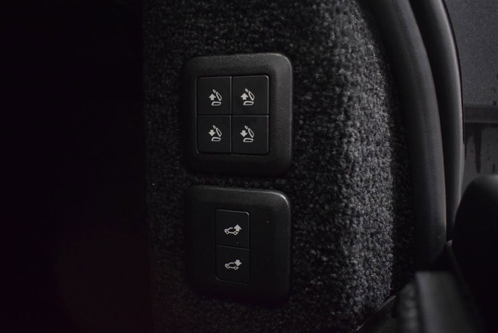 Used 2019 Land Rover Range Rover HSE image 17