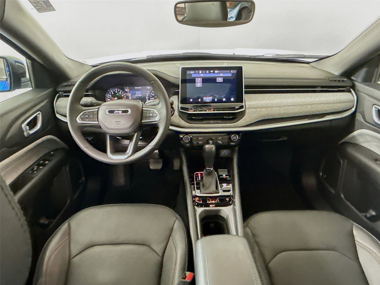 Used 2023 Jeep Compass Latitude w/ Sun and Sound Group image 31