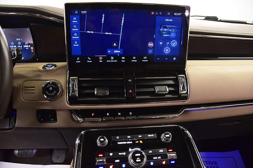 Used 2022 Lincoln Navigator Reserve image 25