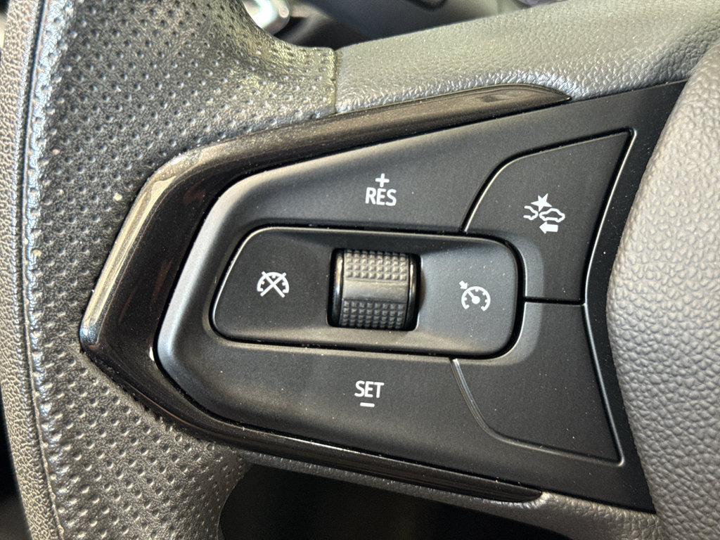 Used 2023 Chevrolet TrailBlazer LT w/ LPO, Blackout Package AWD/4WD image 22