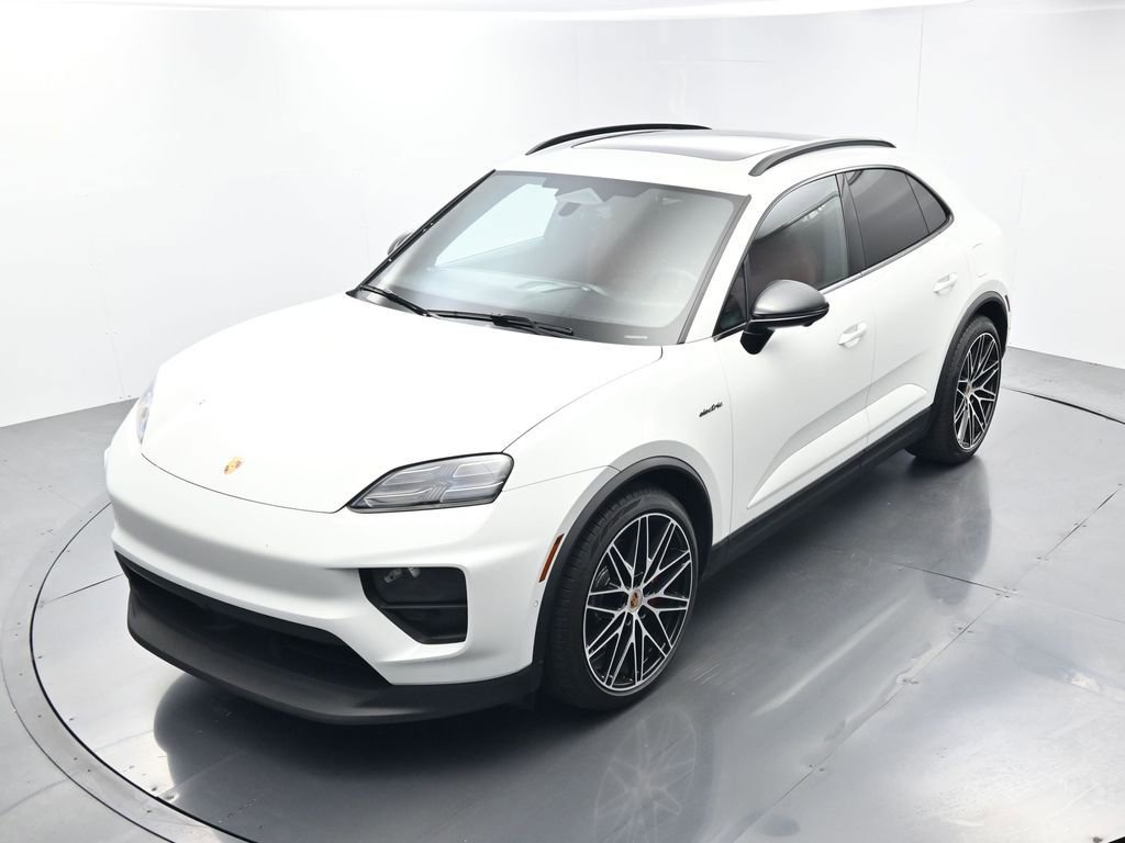 Certified 2025 Porsche Macan 4S Electric AWD/4WD image 29