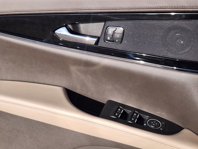 Used 2023 Lincoln Nautilus Reserve image 12