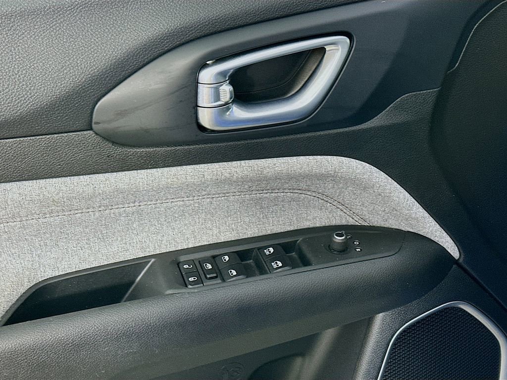 Certified 2023 Jeep Compass Latitude image 26