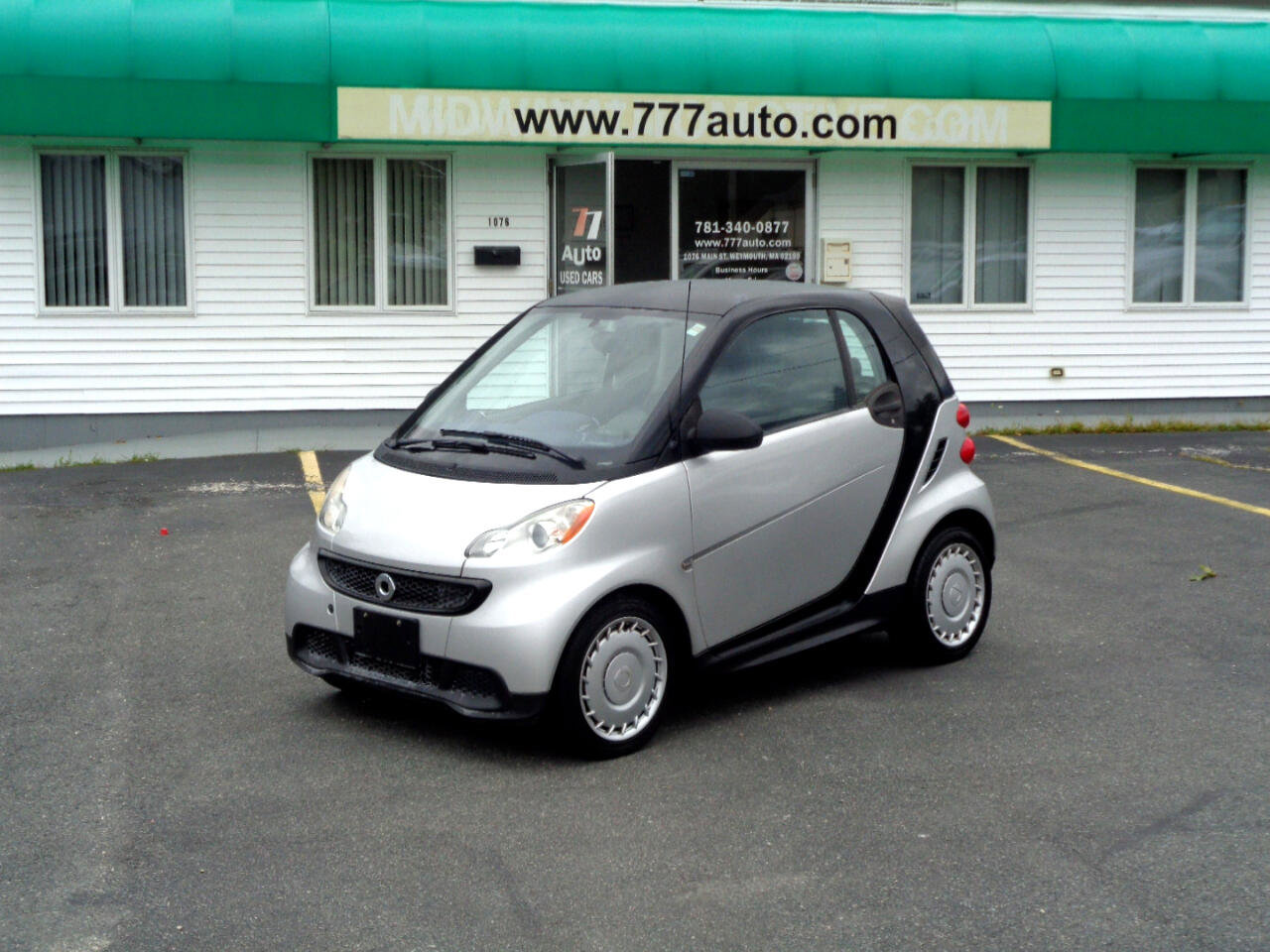Used 2015 smart fortwo passion image 8