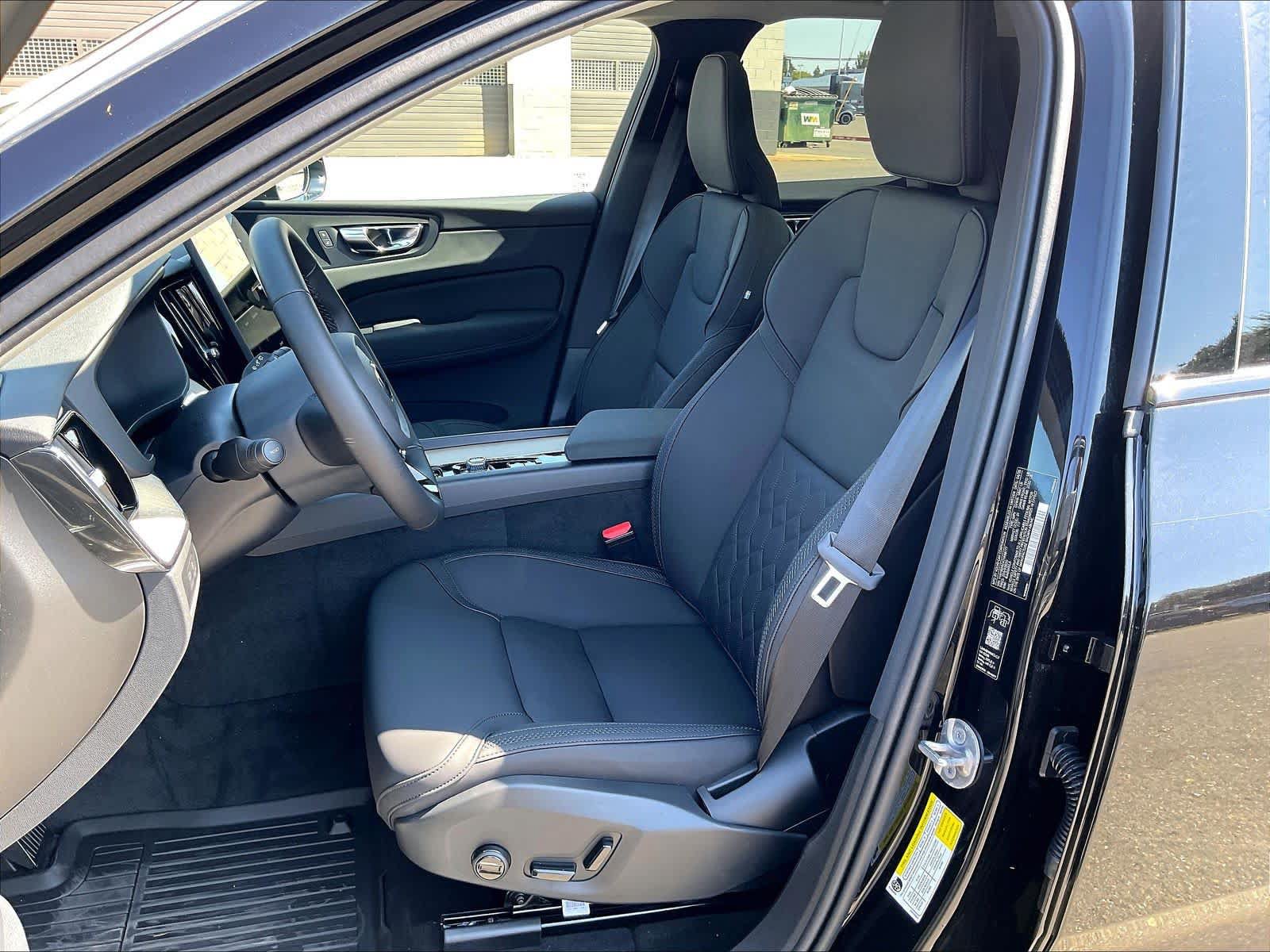 New 2026 Volvo XC60 T8 Plus w/ Climate Package PRO AWD/4WD image 11