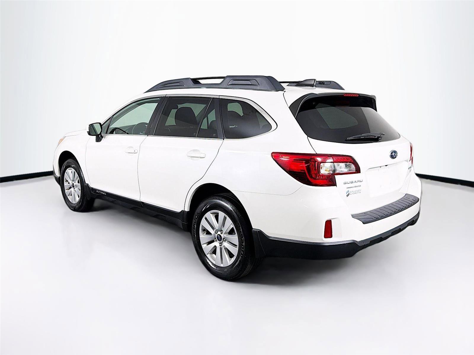 Used 2017 Subaru Outback 2.5i Premium image 5