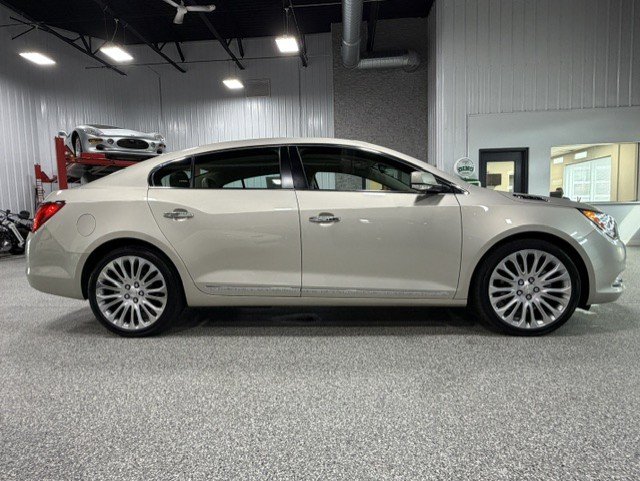 Used 2014 Buick LaCrosse Premium w/ Driver Confidence Package FWD image 5