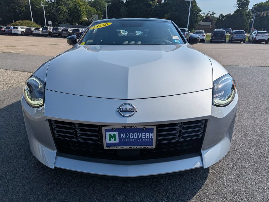 Used 2025 Nissan Z Performance w/ Floor Mat Package RWD image 9