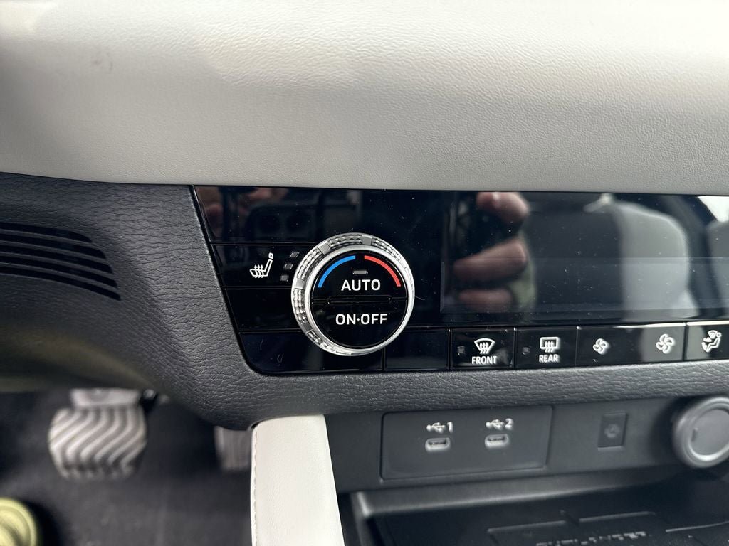 New 2025 Mitsubishi Outlander SE image 35