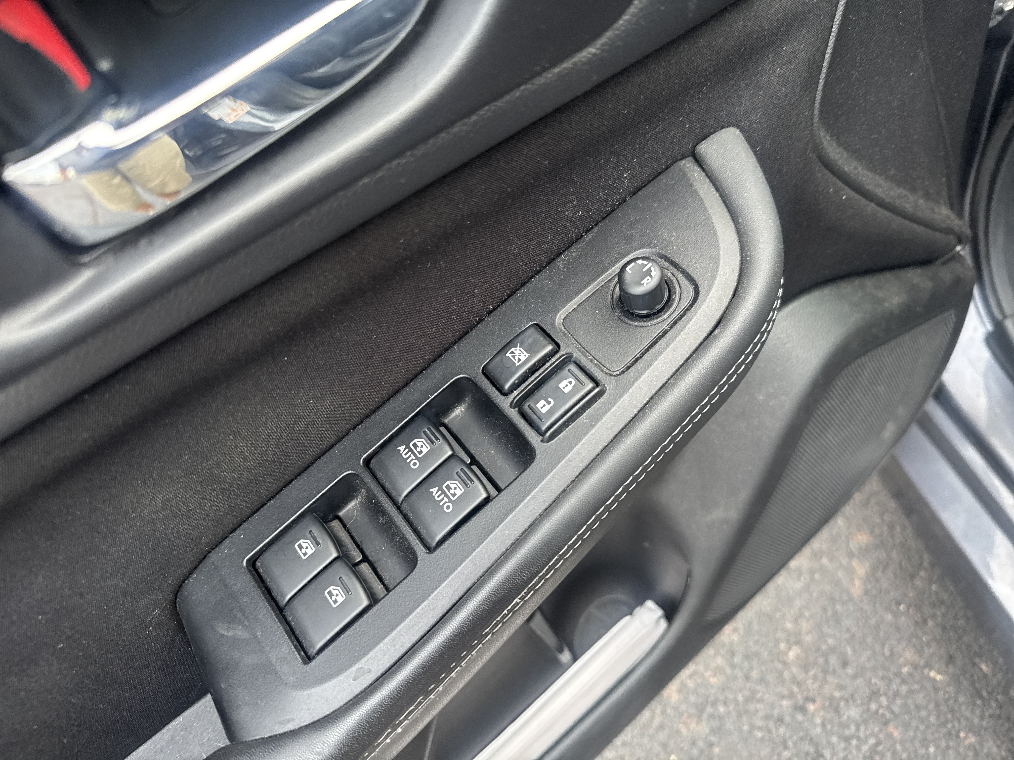 Used 2015 Subaru Legacy 2.5i Premium AWD/4WD image 16