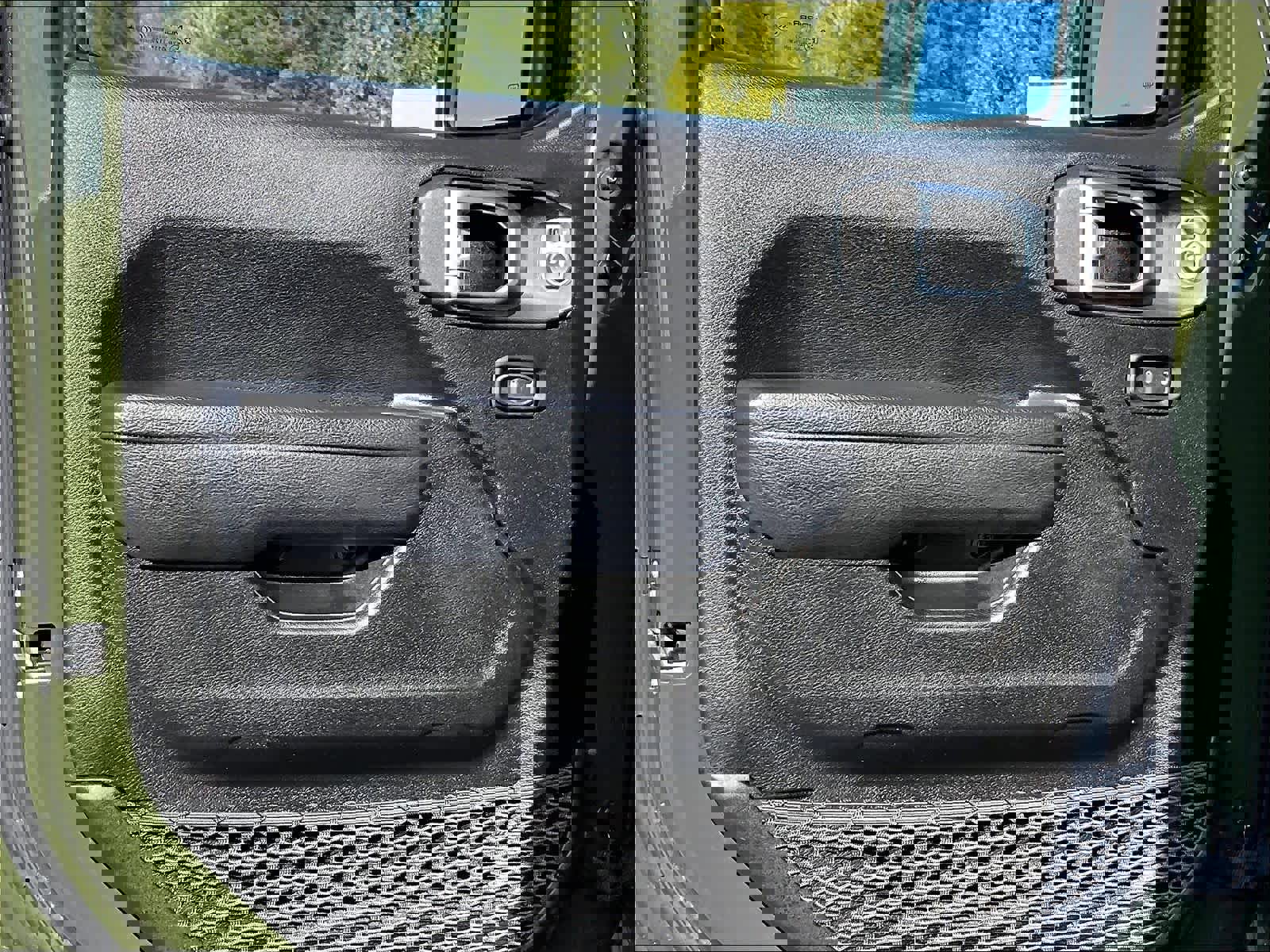 Used 2023 Jeep Wrangler Unlimited w/ Cold Weather Group image 9