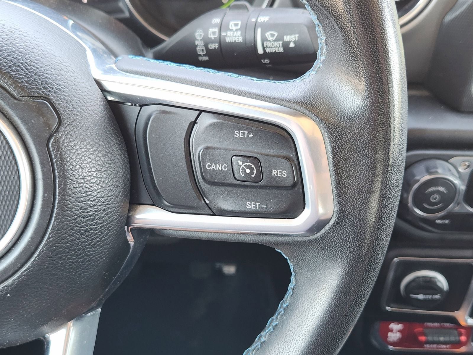 Used 2023 Jeep Wrangler Unlimited Rubicon 4xe AWD/4WD image 38