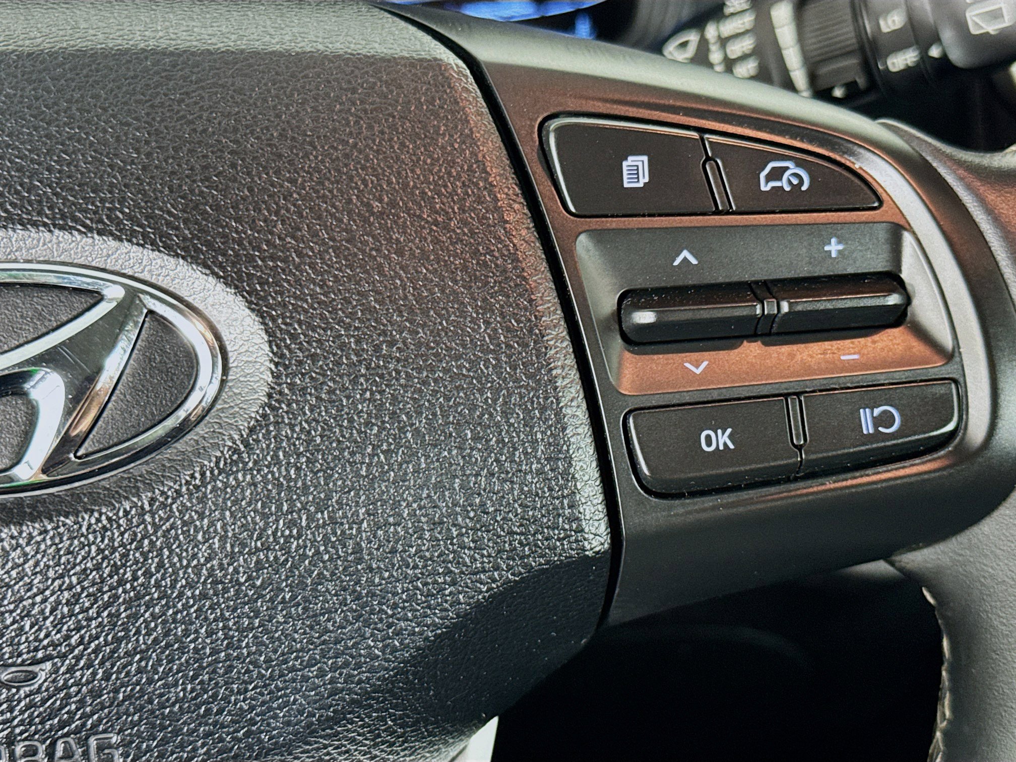 Used 2024 Hyundai Venue SEL image 14