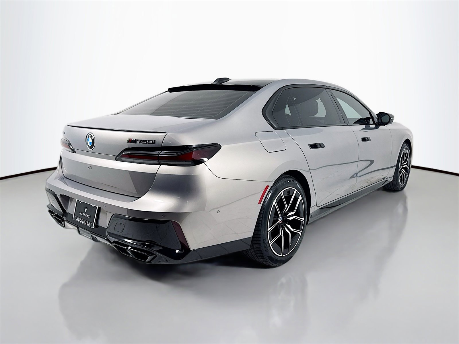 Used 2023 BMW 760i xDrive w/ Luxury Rear Seating Package image 7