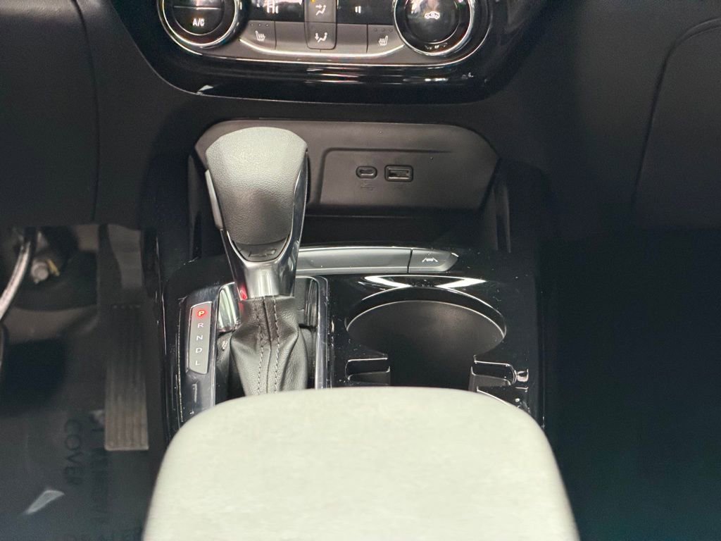 Used 2025 Chevrolet Trax ACTIV w/ Sunroof Package image 30