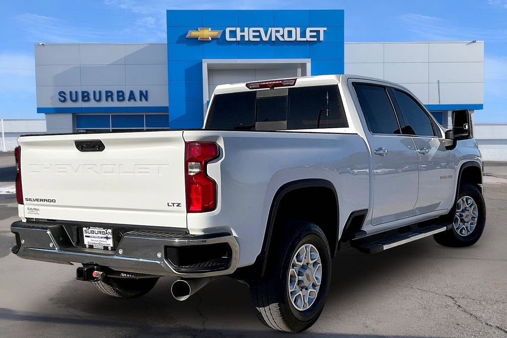 Used 2024 Chevrolet Silverado 2500 LTZ w/ LTZ Convenience Package image 2