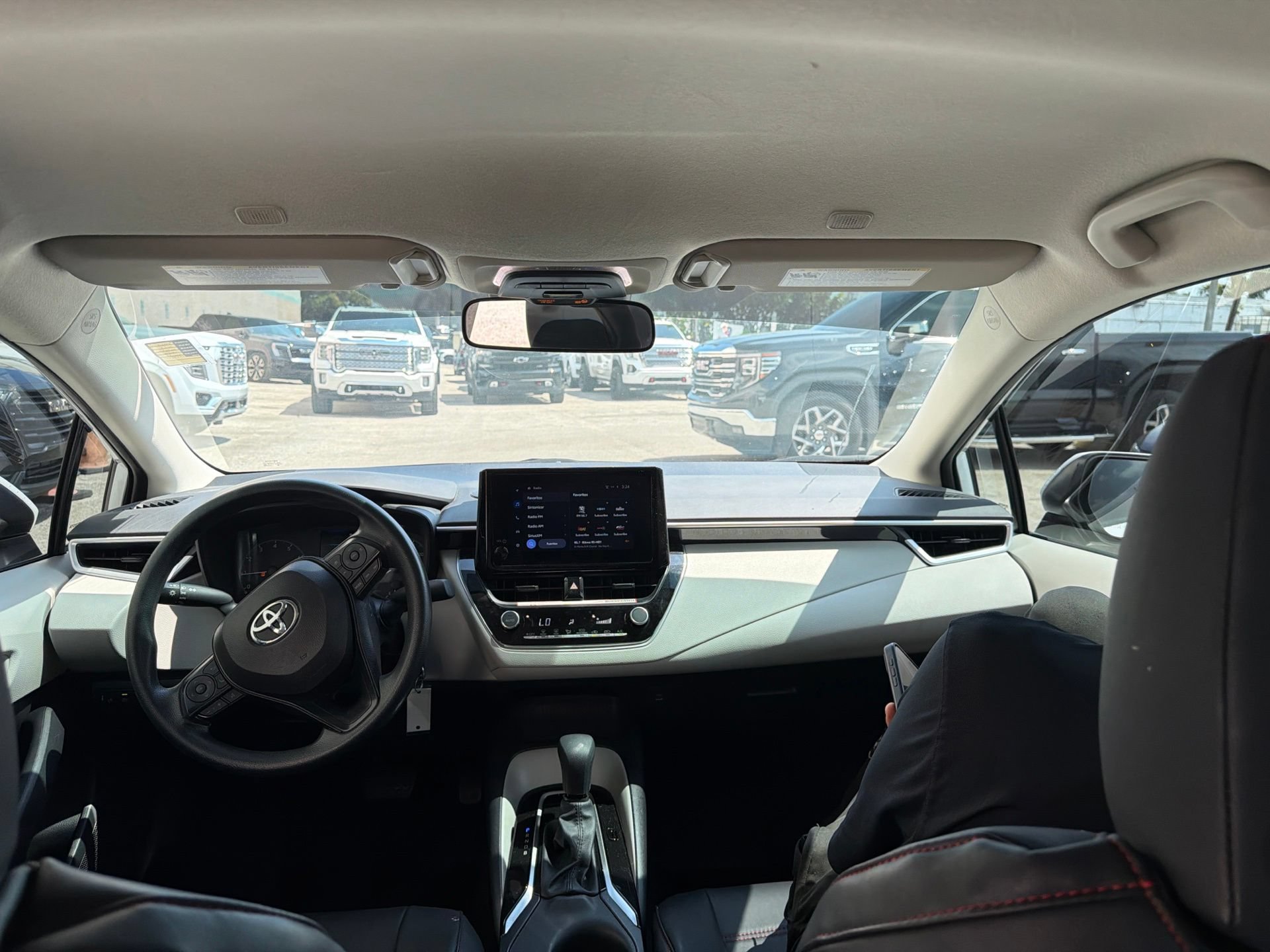 Used 2025 Toyota Corolla LE FWD image 20