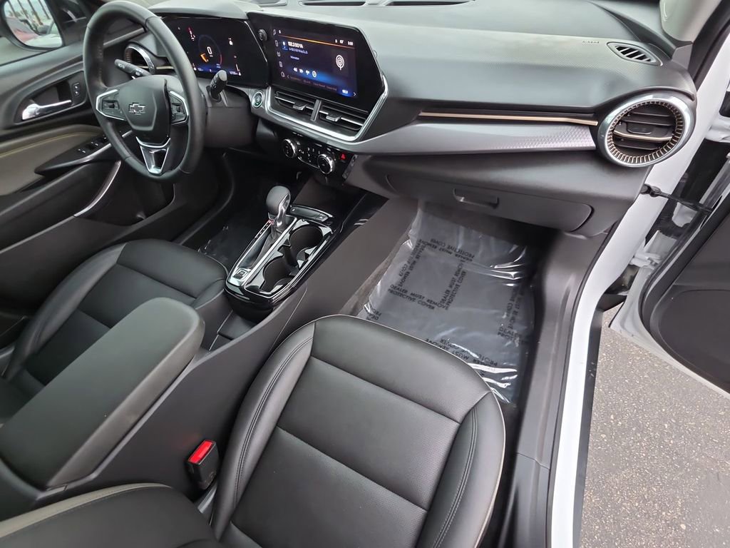 Used 2025 Chevrolet Trax ACTIV w/ Driver Confidence Package image 30