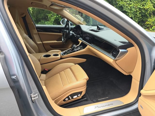 Used 2019 Porsche Panamera 4 AWD/4WD image 28