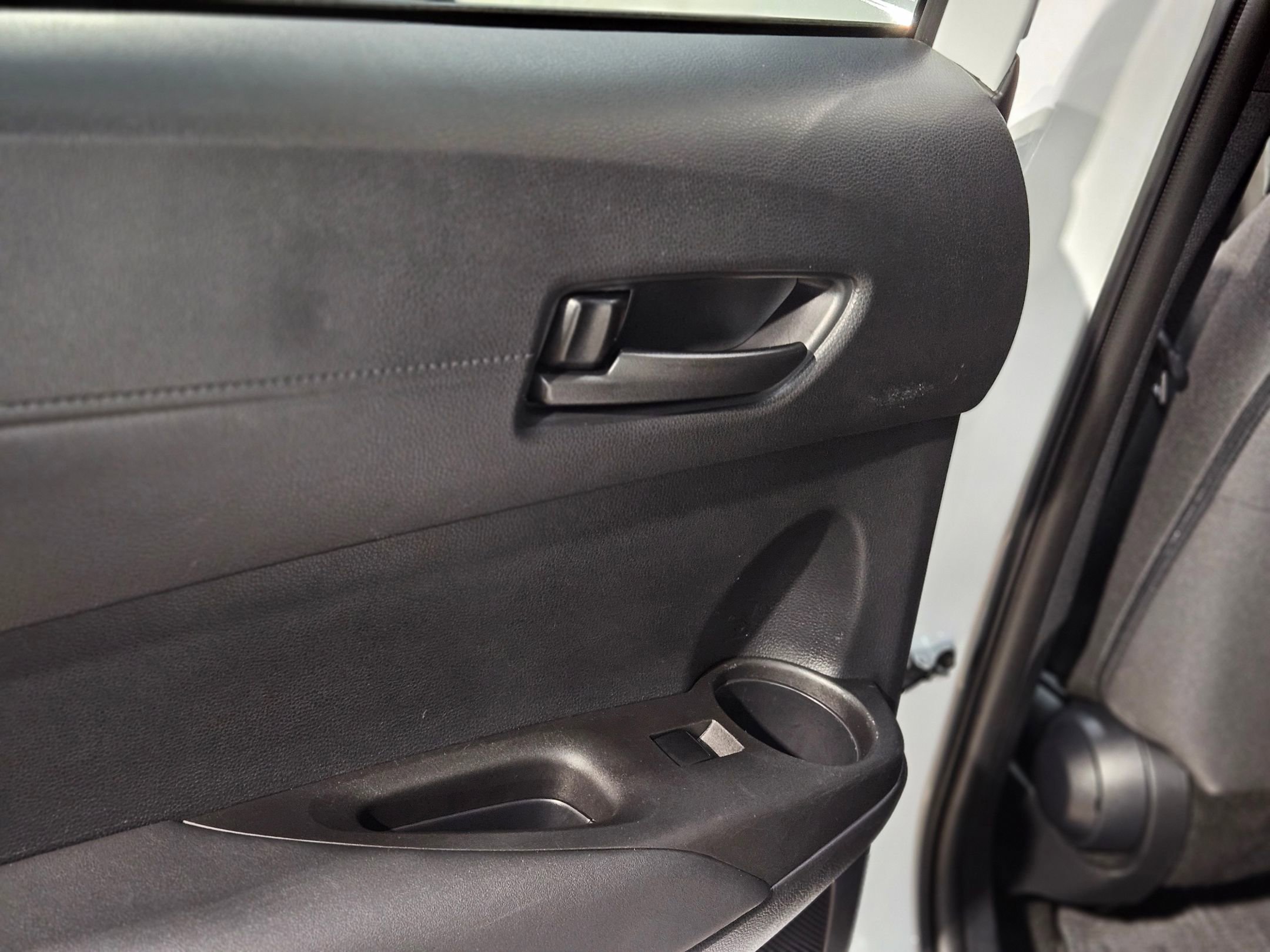 Used 2022 Toyota Corolla Cross LE image 35