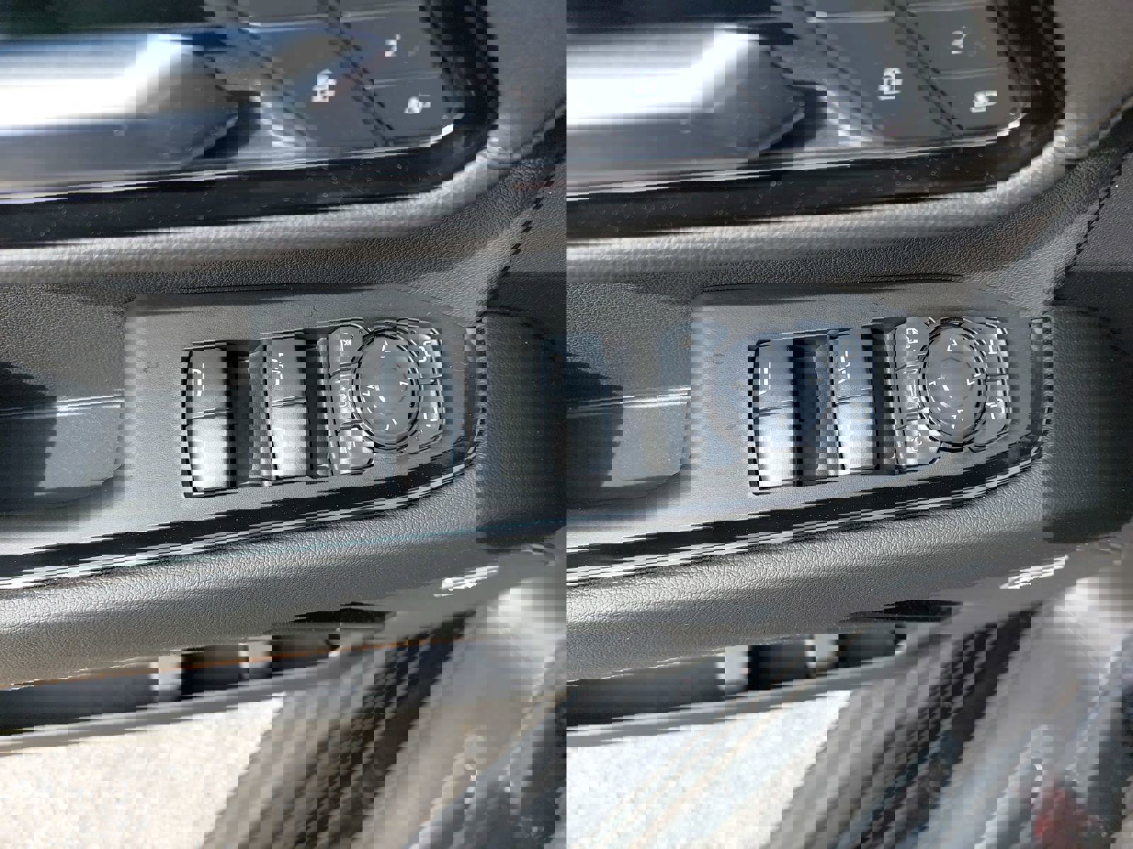 Used 2025 GMC Sierra 3500 AT4 w/ AT4 Premium Plus Package image 29