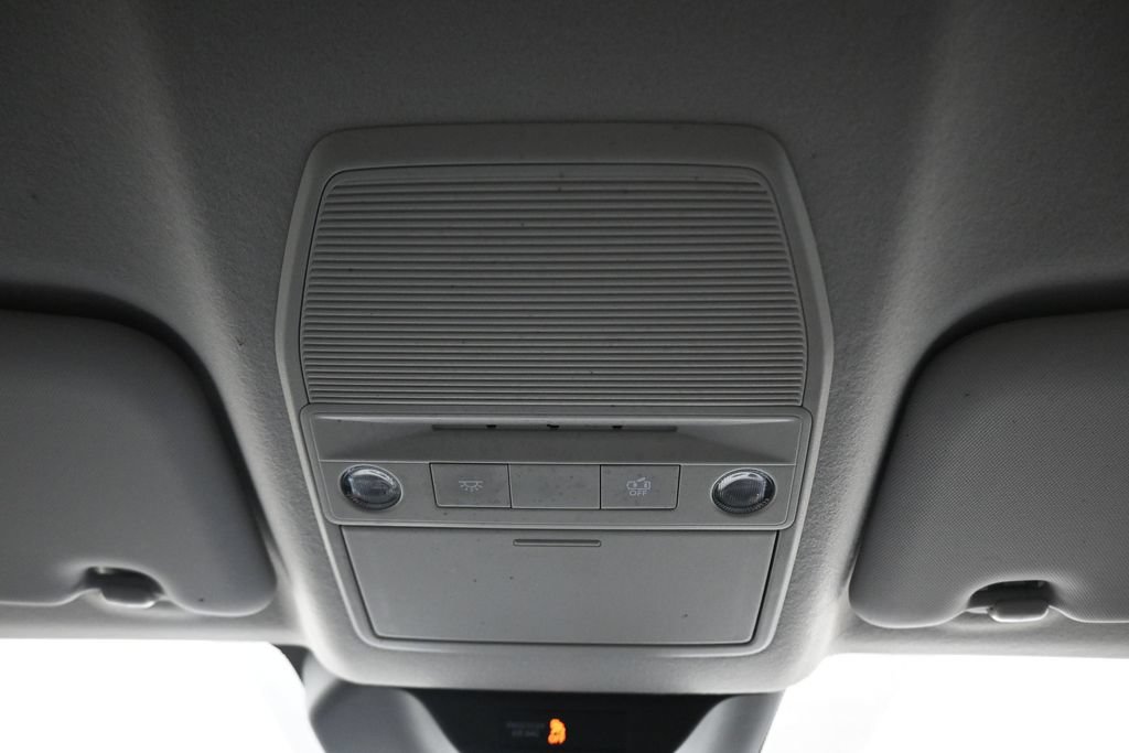 Used 2025 Nissan Kicks SR FWD image 24