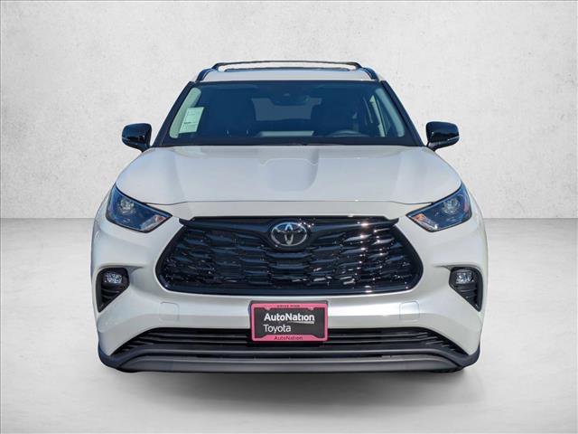 New 2025 Toyota Highlander XLE image 9