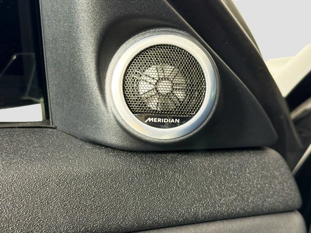 Certified 2023 Land Rover Range Rover Evoque R-Dynamic SE AWD/4WD image 19