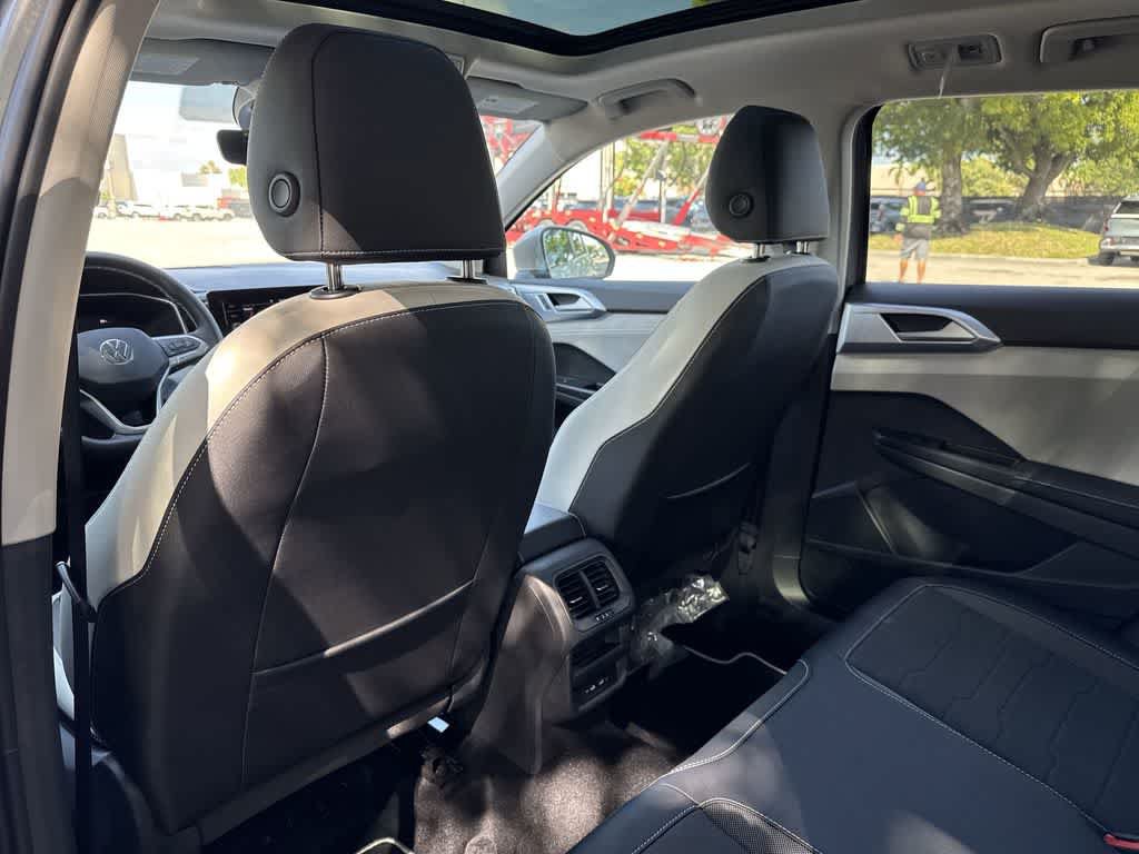 New 2026 Volkswagen Taos SE FWD image 23