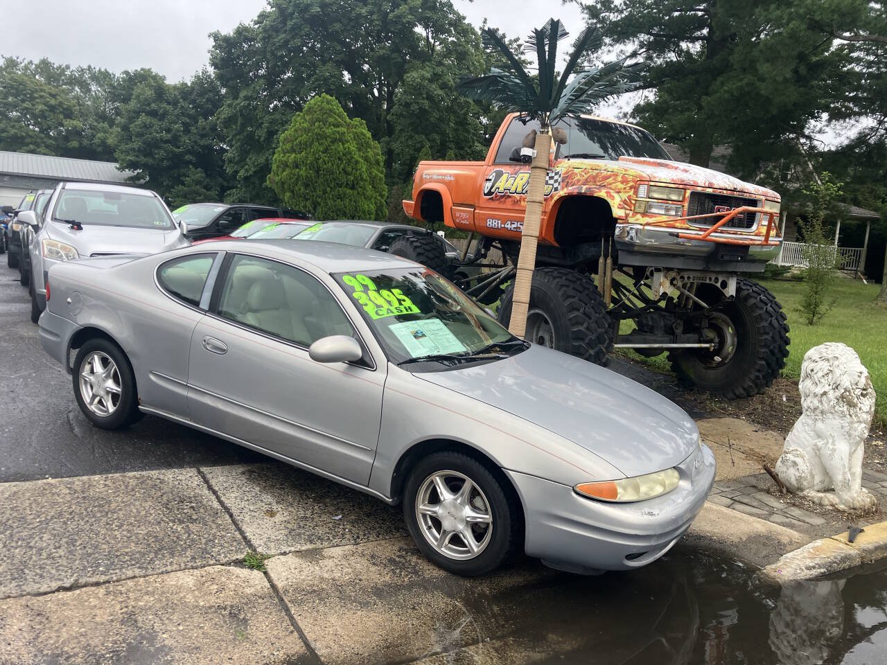 Used 1999 Oldsmobile Alero GLS FWD image 2
