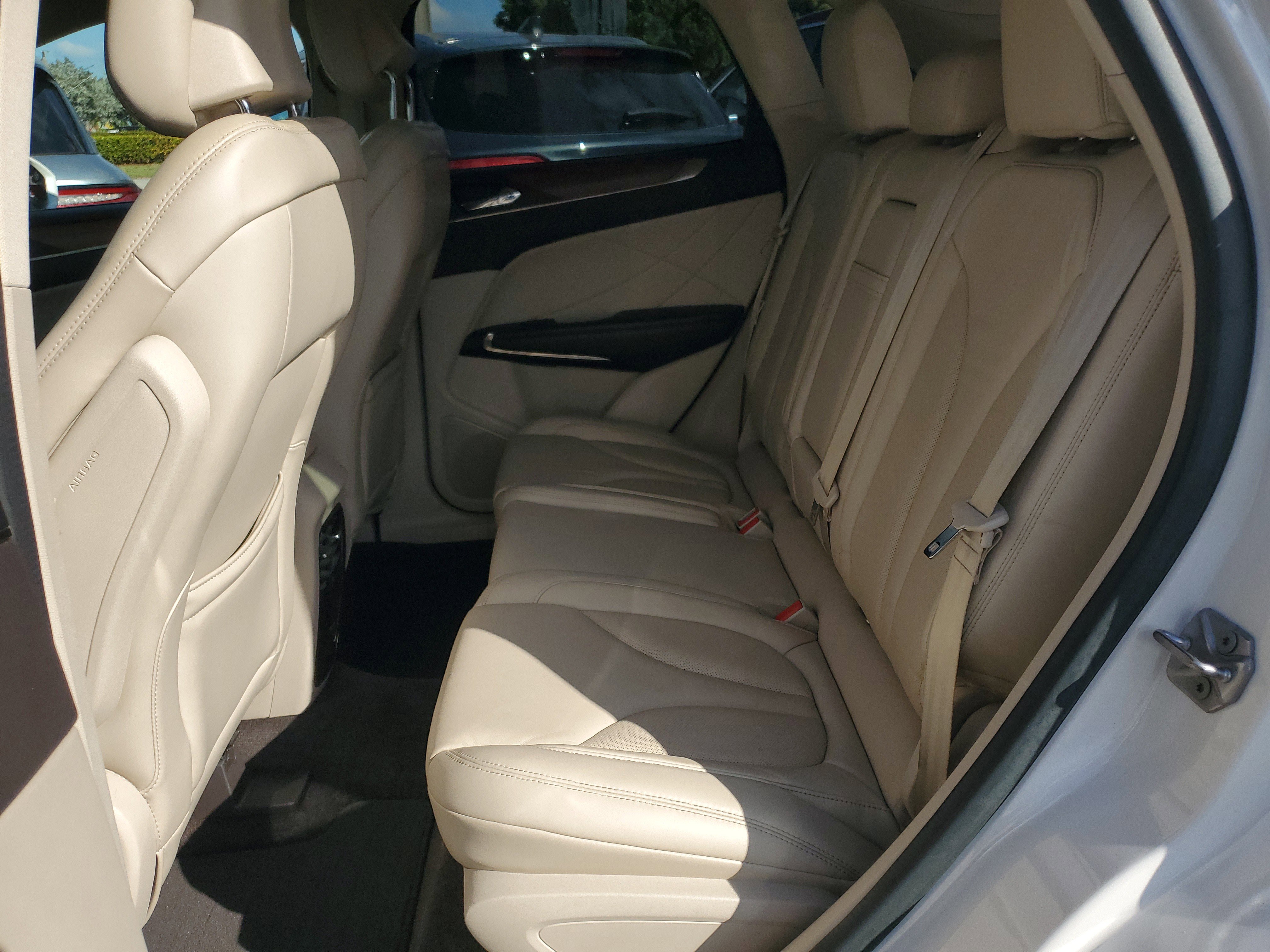 Used 2017 Lincoln MKC Select image 9