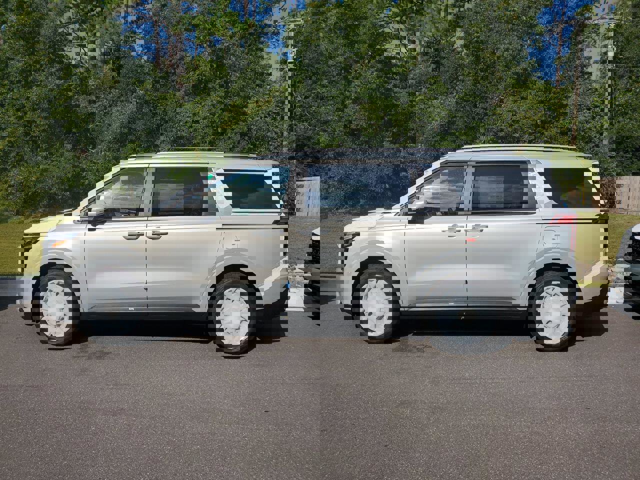 New 2026 Kia Carnival EX image 3
