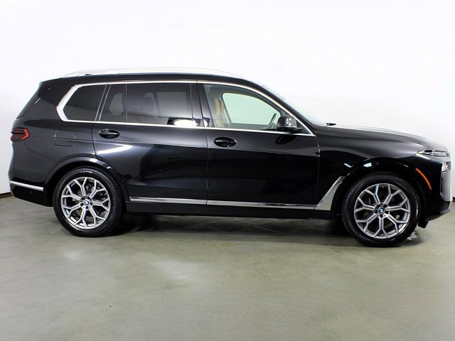 Used 2024 BMW X7 xDrive40i w/ Premium Package image 8